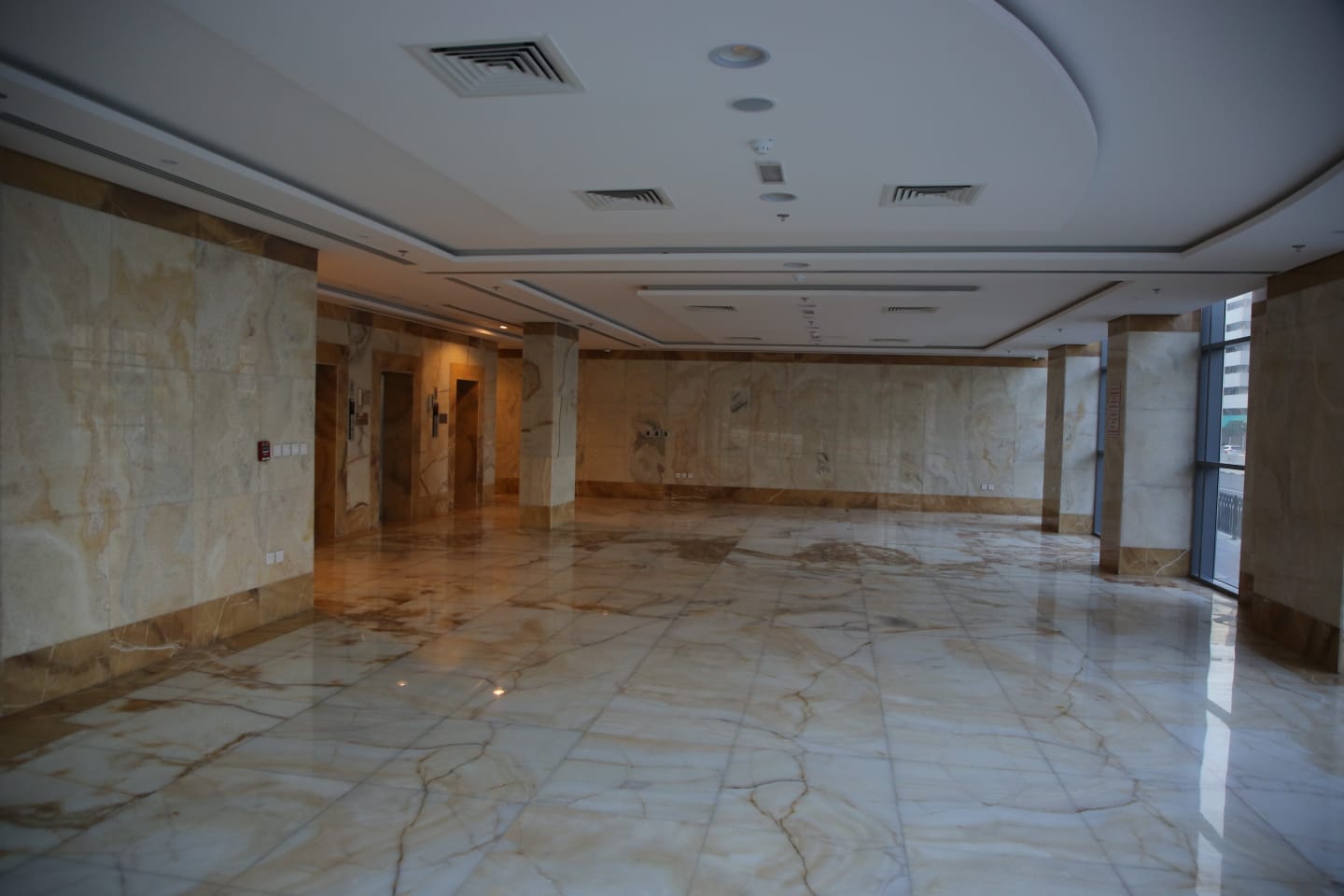 Master Room With Attached Balcony Available For Rent In Riggat Al Buteen Deira AED 3500 Per Month.